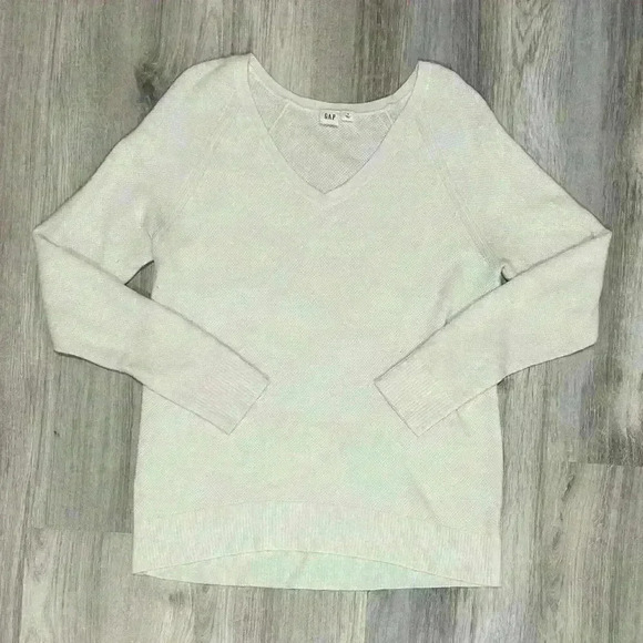 GAP Sweaters - Gap Women’s Sweater Lightweight Pullover V Neck White Top Long Sleeve Size S